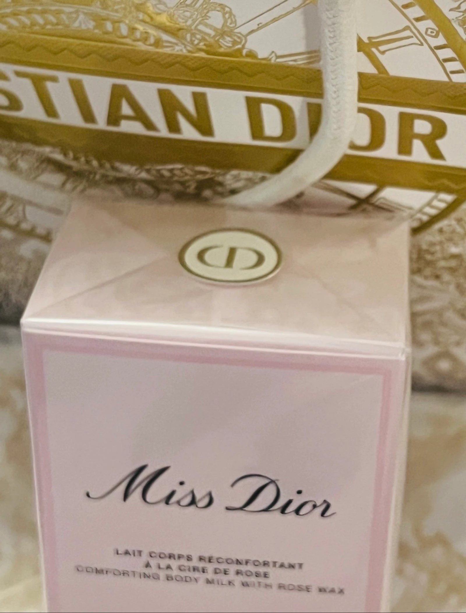 Miss Dior Le lait pour le corps réconfortant à la cire de rose – photo 4